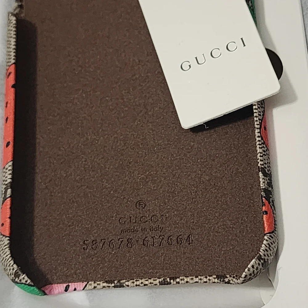 AUTHENTIC GUCCI LIMITED EDITION GG STRAWBERRY SUPREME IPHONE CASE X